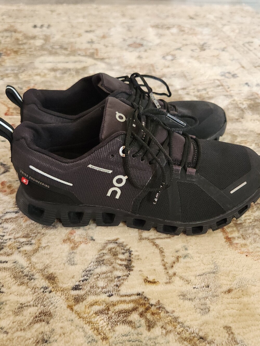 On Cloud 5 All Black Running Comfort Lightweight Waterproof Womens 6